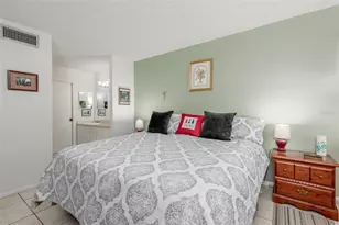 14130 Rosemary Ln, Largo, FL 33774 - Photo 19