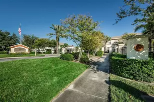 3872 Mariner Dr, Saint Petersburg, FL 33705 - Photo 3