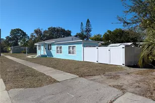 2411 45th St S, Saint Petersburg, FL 33711 - Photo 3