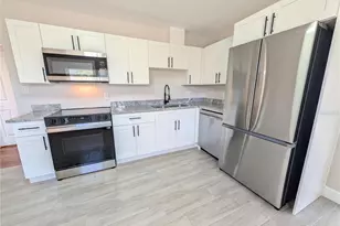 2411 45th St S, Saint Petersburg, FL 33711 - Photo 9