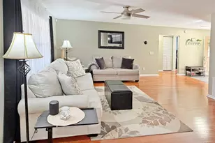 8518 Misty River Ct, Tampa, FL 33637 - Photo 9