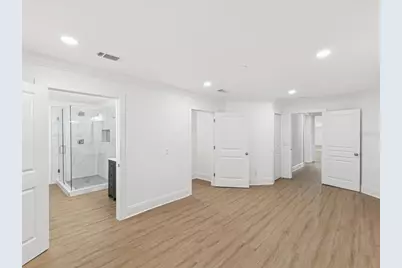 445 33rd Avenue N, Saint Petersburg, FL 33704 - Photo 11