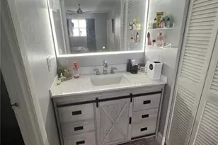 5961 N Falls Cir Dr, Lauderhill, FL 33319 - Photo 11