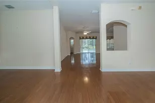 19027 Dove Creek Dr, Tampa, FL 33647 - Photo 9