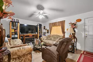1125 40th St S, Saint Petersburg, FL 33711 - Photo 9