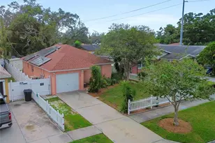 1125 40th St S, Saint Petersburg, FL 33711 - Photo 1