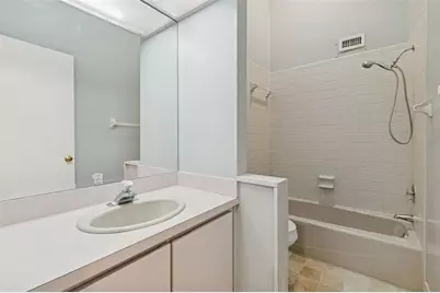4901 Umber Way S, Tampa, FL 33624 - Photo 23