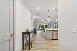 292 Sunlit Cove Dr NE, Saint Petersburg, FL 33702 - Photo 35