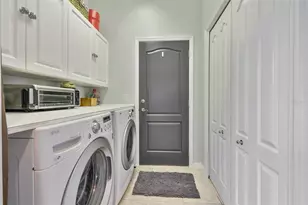 711 Camellia Green Dr, Sun City Center, FL 33573 - Photo 17