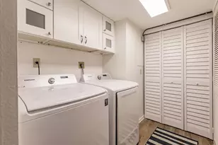 1125 W Peppertree Dr, Sarasota, FL 34242 - Photo 27