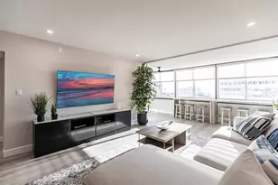 1125 W Peppertree Dr, Sarasota, FL 34242 - Photo 5