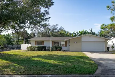 1760 Georgia Avenue NE, Saint Petersburg, FL 33703 - Photo 1