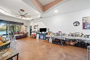 37110 Highland Bluff Cir, Dade City, FL 33523 - Photo 5