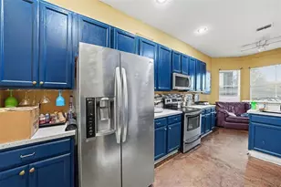 37110 Highland Bluff Cir, Dade City, FL 33523 - Photo 11