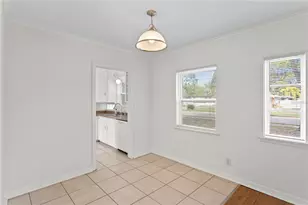 134 SW Lincoln Cir N, Saint Petersburg, FL 33703 - Photo 9