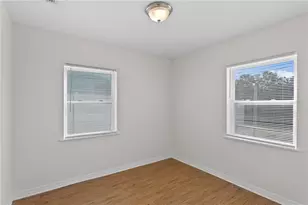 134 SW Lincoln Cir N, Saint Petersburg, FL 33703 - Photo 21