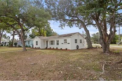 134 SW Lincoln Circle N, Saint Petersburg, FL 33703 - Photo 3