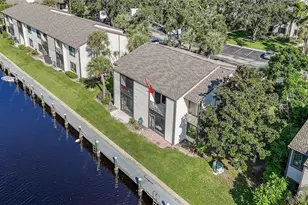 372 Moorings Cove Dr, Tarpon Springs, FL 34689 - Photo 3