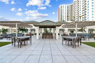 450 Knights Run Ave, Tampa, FL 33602 - Photo 17