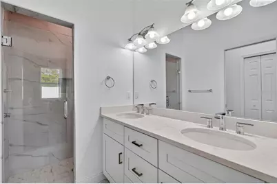 405 E Boyer Street, Tarpon Springs, FL 34689 - Photo 13