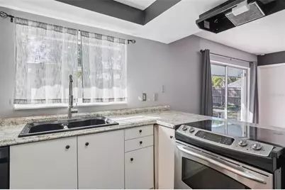 618 Rollingwood Lane, Valrico, FL 33594 - Photo 7