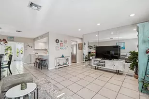 216 176th Ave E, Redington Shores, FL 33708 - Photo 9