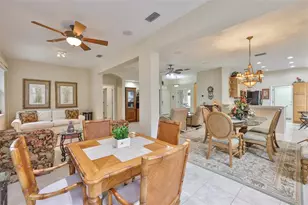 1118 Emerald Dunes Dr, Sun City Center, FL 33573 - Photo 7