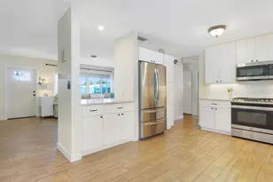 731 44th Ave NE, Saint Petersburg, FL 33703 - Photo 5