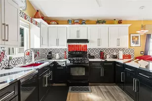 7728 34th Ct E, Sarasota, FL 34243 - Photo 13