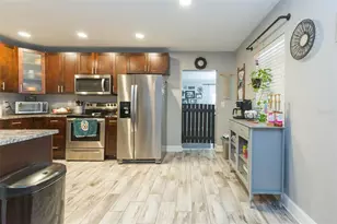 33437 Westwood Dr, Ridge Manor, FL 33523 - Photo 13