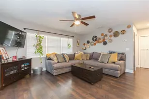 33437 Westwood Dr, Ridge Manor, FL 33523 - Photo 5