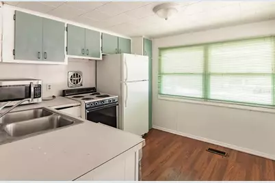 6510 Kansas Street, Bradenton, FL 34207 - Photo 9