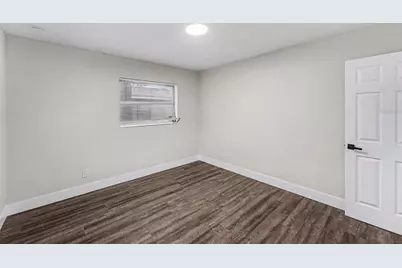 2560 Queensboro Avenue S, Saint Petersburg, FL 33712 - Photo 11