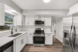 2560 Queensboro Ave S, Saint Petersburg, FL 33712 - Photo 21