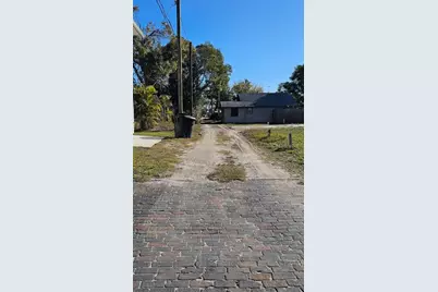 26th Street S, Saint Petersburg, FL 33712 - Photo 3