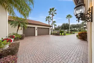 1207 Merry Water Dr, Lutz, FL 33548 - Photo 9