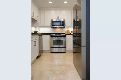 301 2nd Street N #14, Saint Petersburg, FL 33701 - Photo 11