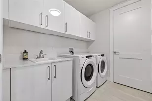 301 1st St S, Saint Petersburg, FL 33701 - Photo 23