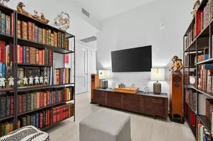 301 1st St S, Saint Petersburg, FL 33701 - Photo 21