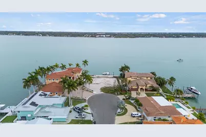 850 Capri Boulevard, Treasure Island, FL 33706 - Photo 3