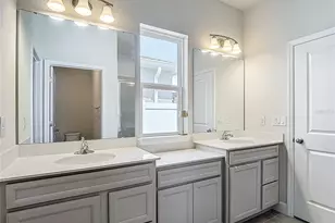 35428 Crescent Creek Dr, Zephyrhills, FL 33541 - Photo 25