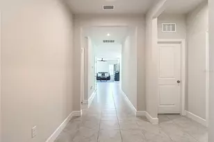 35428 Crescent Creek Dr, Zephyrhills, FL 33541 - Photo 5