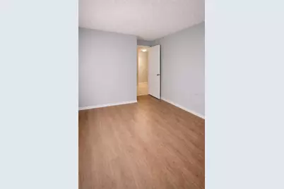 7520 Needle Leaf Place #40, Tampa, FL 33617 - Photo 5