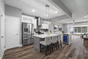 26532 Castleview Way, Wesley Chapel, FL 33544 - Photo 3