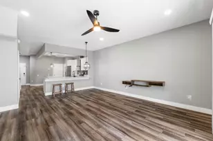 26532 Castleview Way, Wesley Chapel, FL 33544 - Photo 5