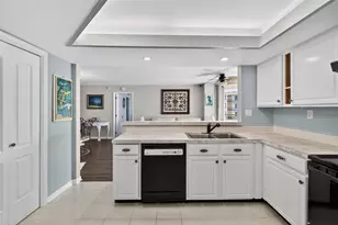 690 Island Way, Clearwater Beach, FL 33767 - Photo 17