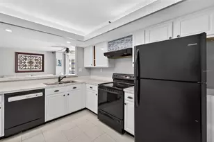 690 Island Way, Clearwater Beach, FL 33767 - Photo 19