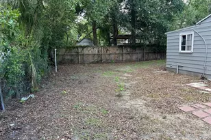 303 E Hydrangia St, Tampa, FL 33612 - Photo 15