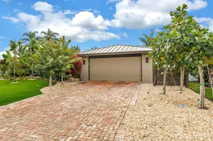 735 126th Ave, Treasure Island, FL 33706 - Photo 3