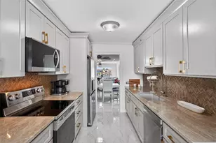 427 Boca Ciega Point Blvd N, Saint Petersburg, FL 33708 - Photo 17